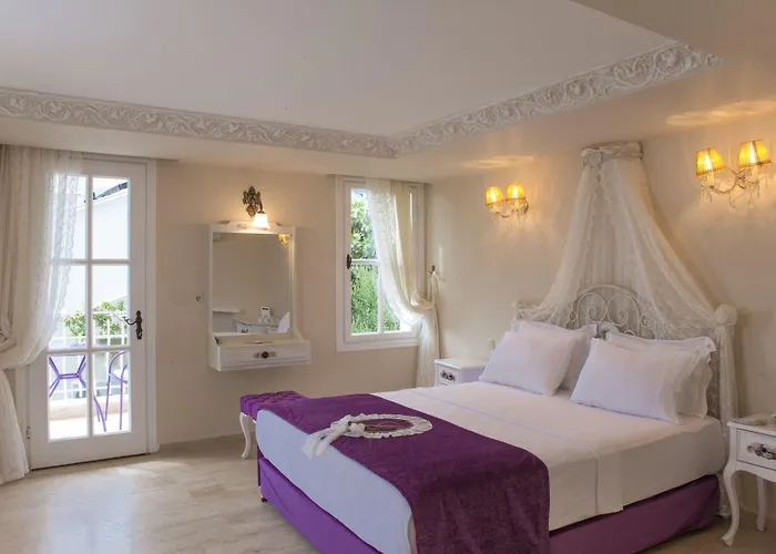 Lukka Exclusive - Adult Only +12